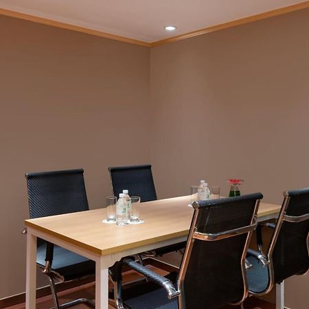 Holiday Inn Downtown 上海市 エクステリア 写真